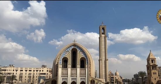 جرس الكاتدرائية المرقسية يدق الساعة 2:05 ظهرا احتفالا بنصر أكتوبر.. فيديو