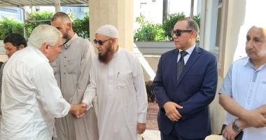 الشيخ يونس مخيون يتقبل العزاء فى وفاة نجل شقيقته عبد العزيز مخيون.. مباشر