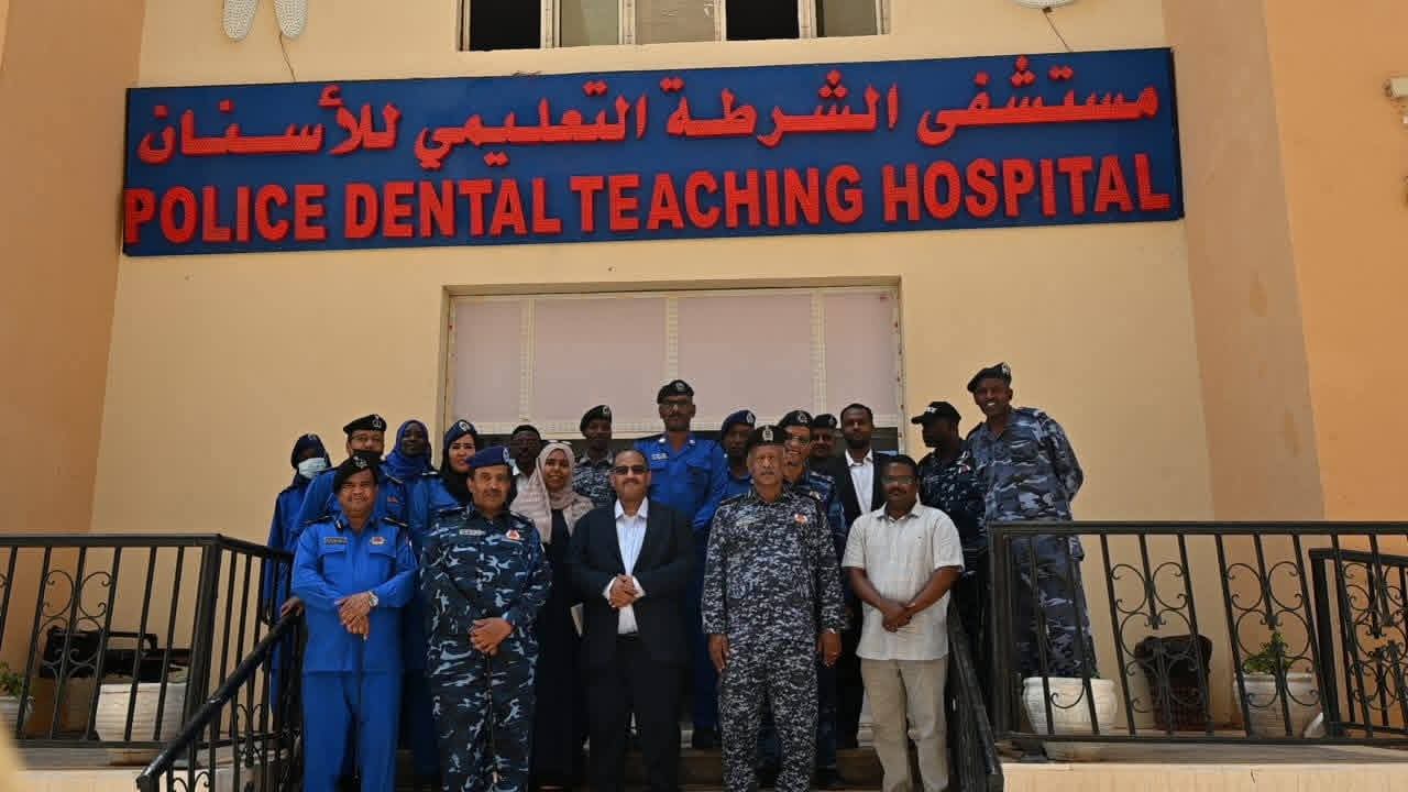 وكيل الصحة يتفقد مستشفى الشرطة بالخرطوم ويشيد بعمليات التأهيل