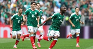 المكسيك تتقدم على جنوب أفريقيا بهدف في الشوط الأول بافتتاح كأس العالم.. فيديو