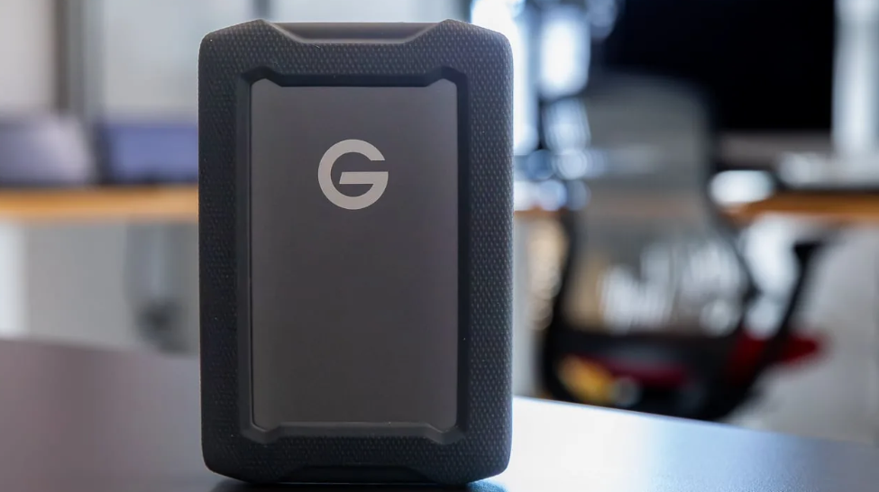  مراجعة SanDisk Professional GDrive ArmorATD بسعة 6TB