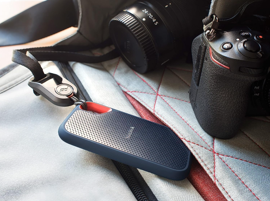 مراجعة SANDISK Extreme Portable SSD بسعة 1TB سرعة تصل إلى 2000MBs بحجم صغير يناسب صناع المحتوى