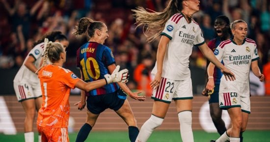 برشلونة يكتسح ريال مدريد 70 في كلاسيكو الدوري الإسباني للسيدات