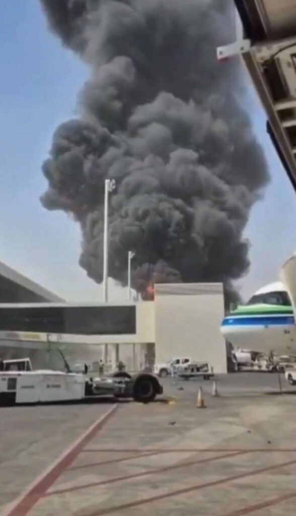 مقتل طيار سعودي وتدمير طائرة الخطوط الجوية السعودية في مطار الملك خالد  