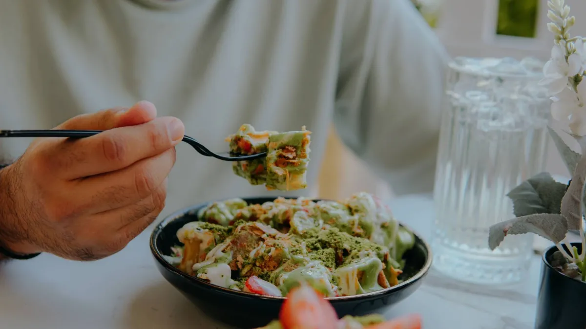 العشاء المتأخر... هل يهدد صحة قلبك