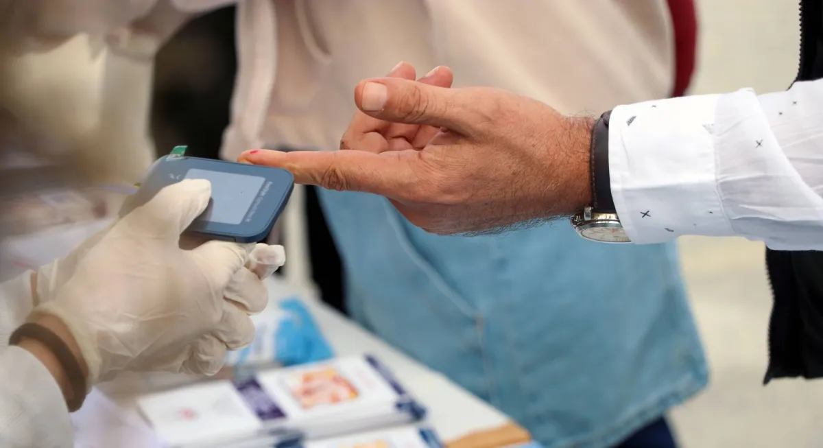 ما العلاقة بين التوتر وارتفاع السكر في الدم