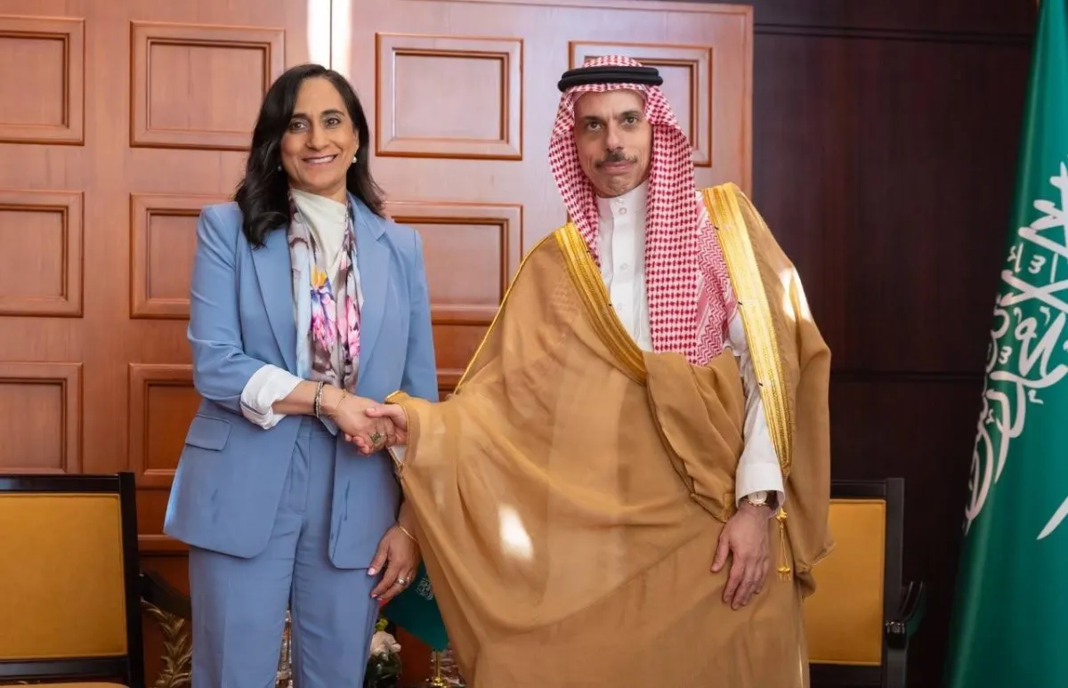 وزير الخارجية السعودي ونظيرته الكندية يناقشان تطورات المنطقة