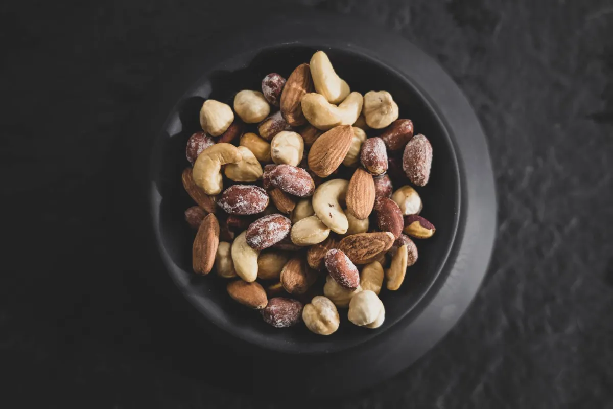 أطعمة تعزز التركيز وتدعم صحة الدماغ... ماذا تختار