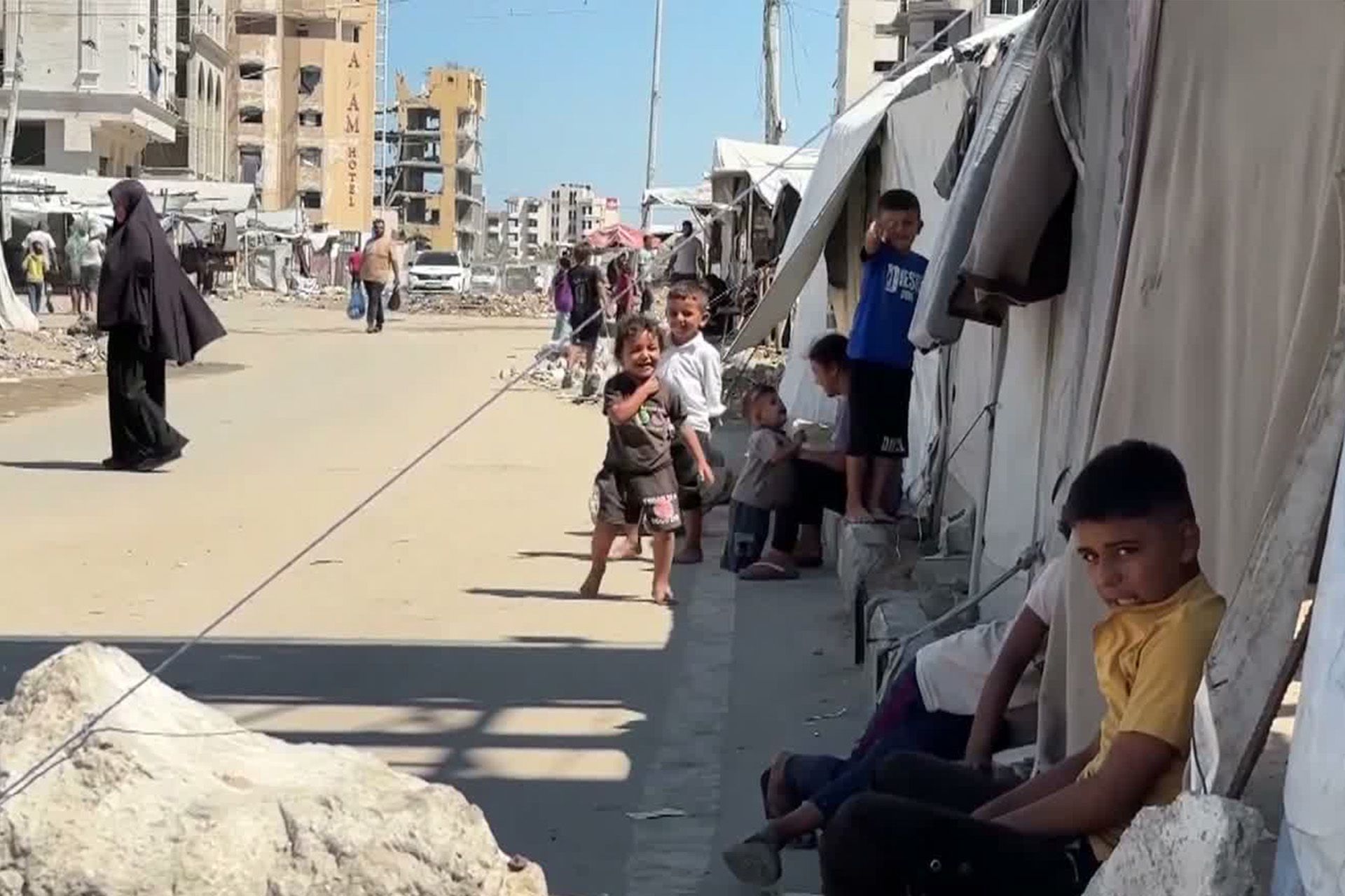 بعد 3 سنوات.. كيف تحولت الخيمة إلى مأوى وكابوس يرهق الغزيين