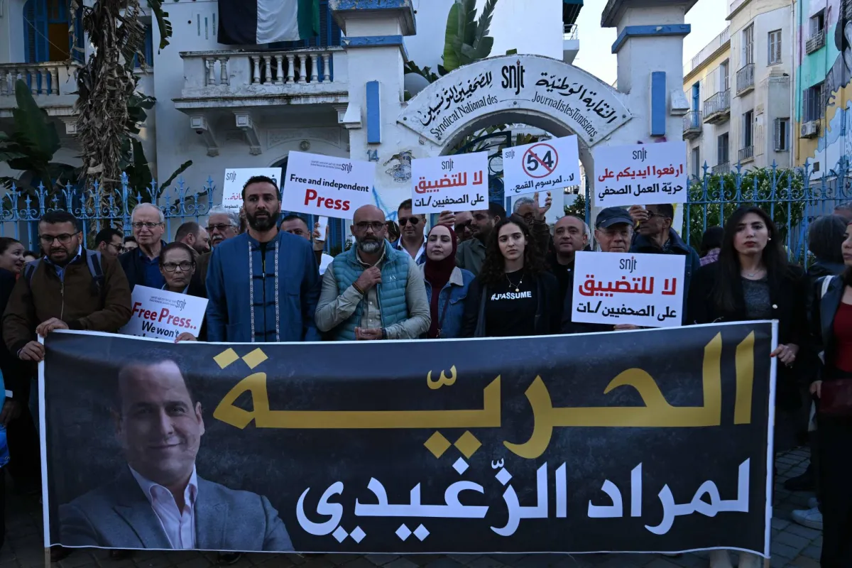 محاميتان: الصحافي مراد الزغيدي المسجون في تونس في وضع بالغ الخطورة